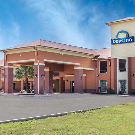 Days Inn By Wyndham Dilley Bagian luar foto