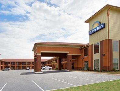 Days Inn By Wyndham Dilley Bagian luar foto